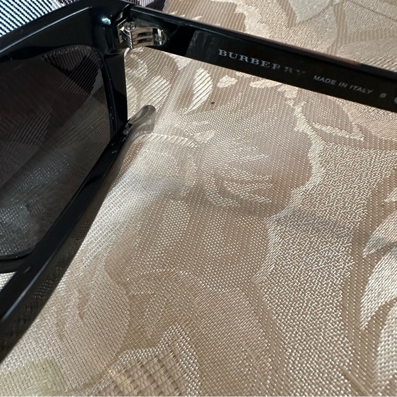 Vintage Burberry Sunglasses With Case Preowned very good condition main image 9